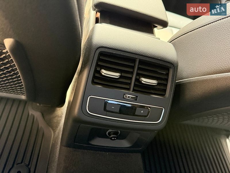 Седан Audi A4 2018 в Рівному