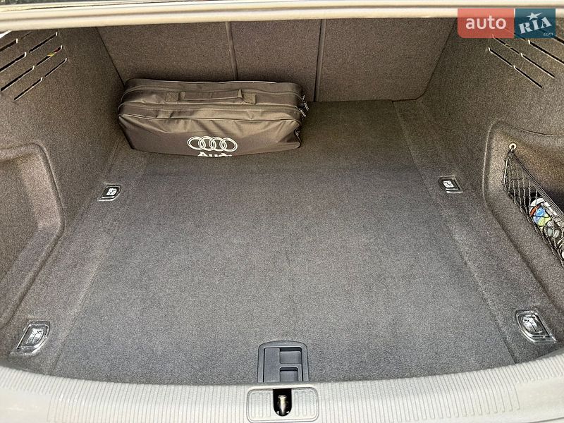 Седан Audi A4 2018 в Рівному