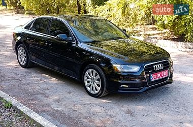 Седан Audi A4 2015 в Луцке
