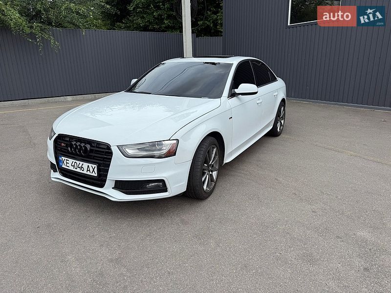 Седан Audi A4 2014 в Днепре