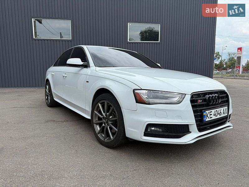 Седан Audi A4 2014 в Днепре