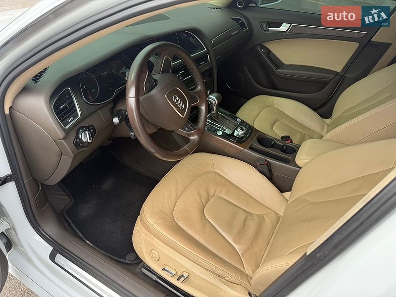 Седан Audi A4 2014 в Днепре