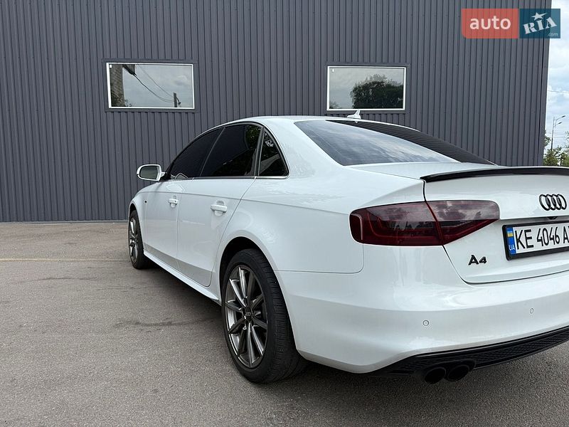 Седан Audi A4 2014 в Днепре