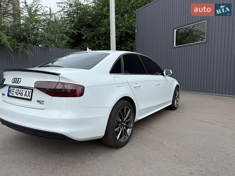 Седан Audi A4 2014 в Днепре