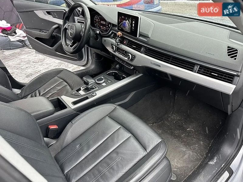Седан Audi A4 2018 в Днепре