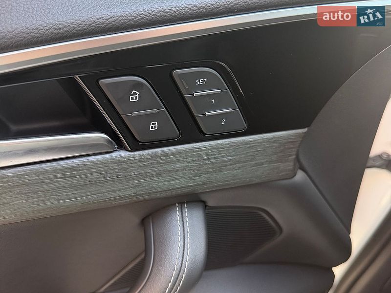 Седан Audi A4 2022 в Полтаве