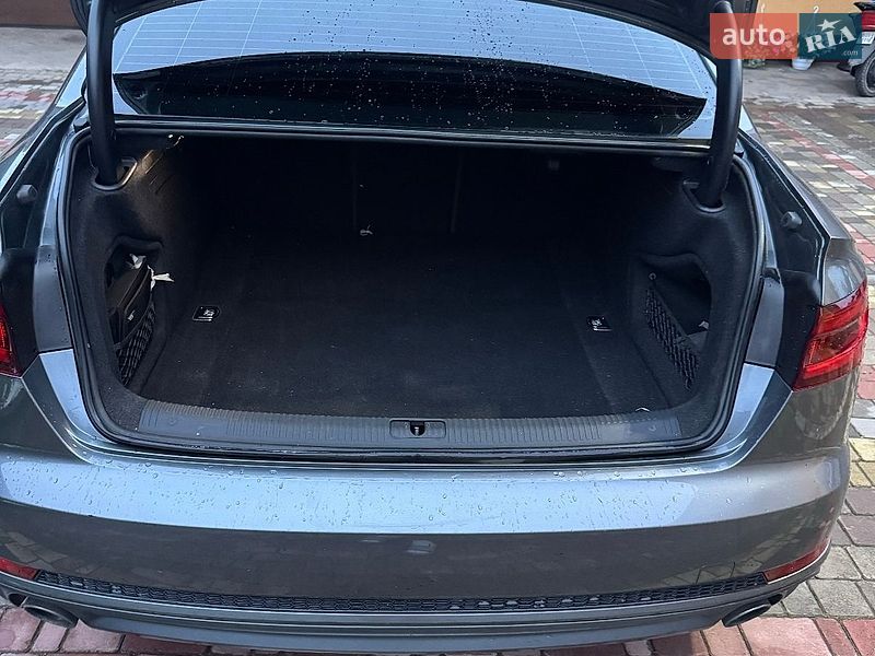 Седан Audi A4 2018 в Монастыриске