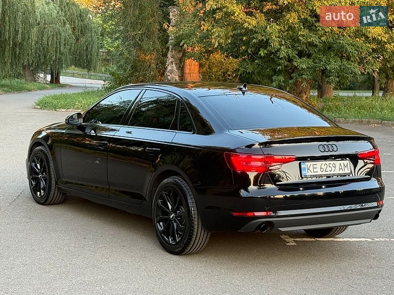 Седан Audi A4 2018 в Кривом Роге