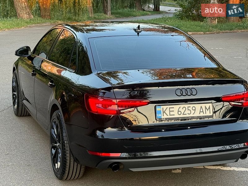 Седан Audi A4 2018 в Кривом Роге