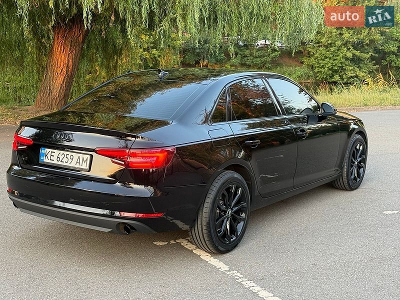 Седан Audi A4 2018 в Кривом Роге