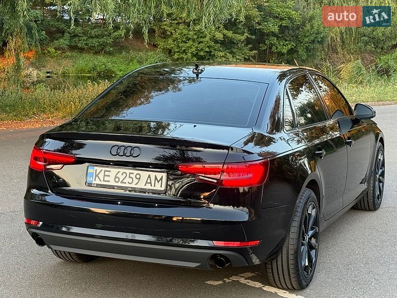Седан Audi A4 2018 в Кривом Роге