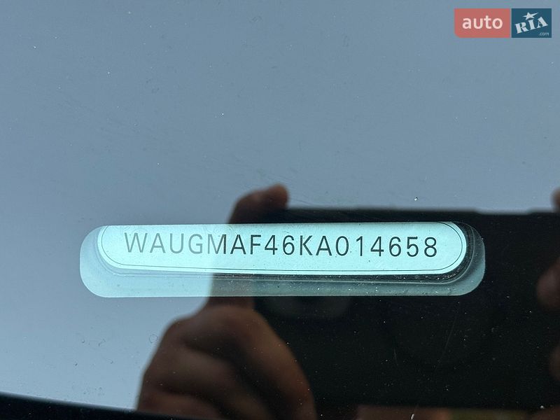 Седан Audi A4 2018 в Кривом Роге