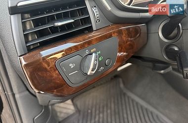 Седан Audi A4 2018 в Кривом Роге