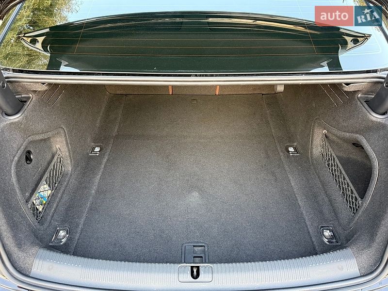 Седан Audi A4 2018 в Кривом Роге