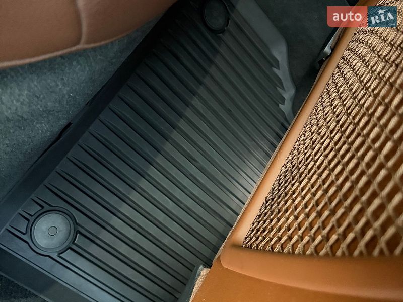 Седан Audi A4 2018 в Кривом Роге