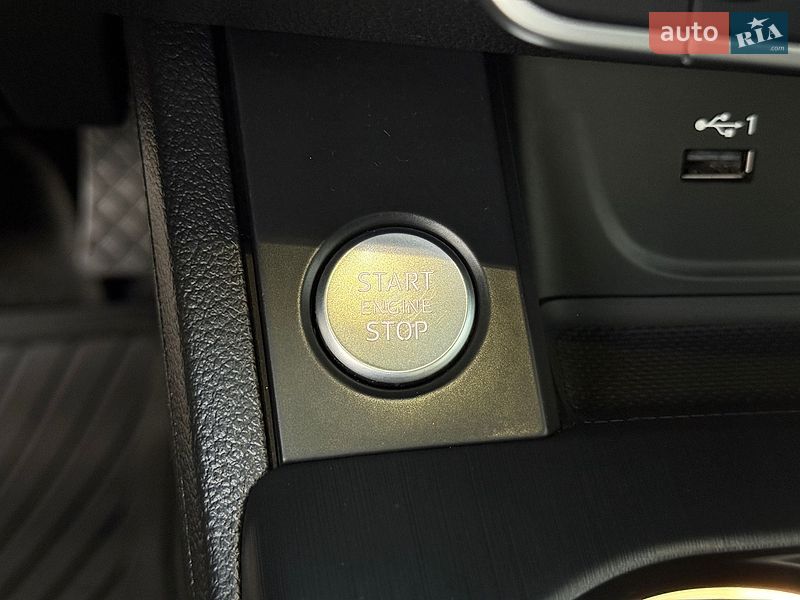 Седан Audi A4 2018 в Кривом Роге
