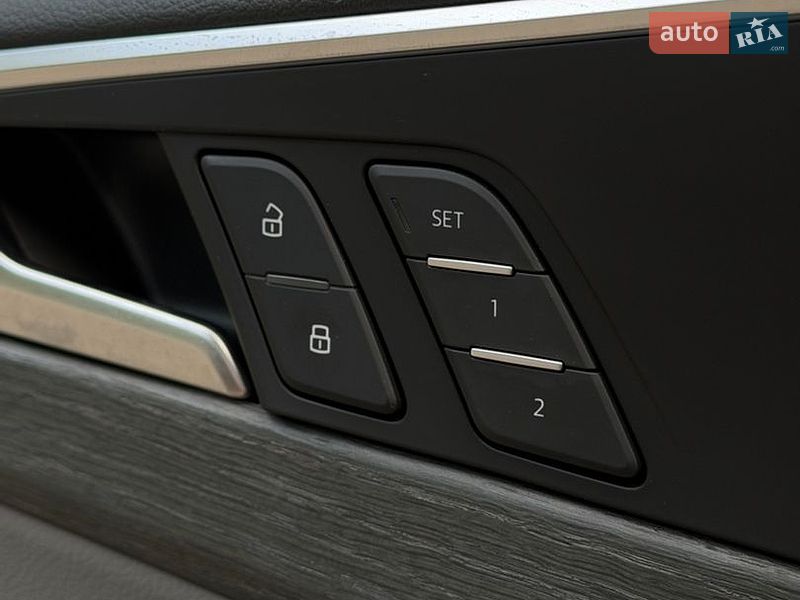 Седан Audi A4 2018 в Бурштині
