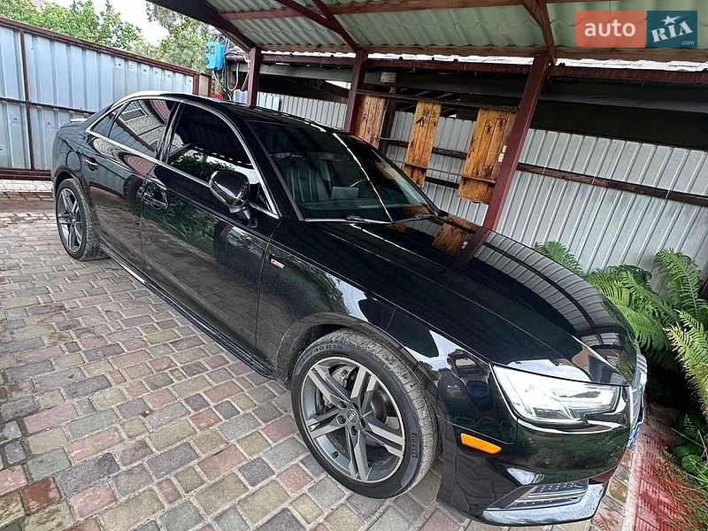 Седан Audi A4 2018 в Киеве