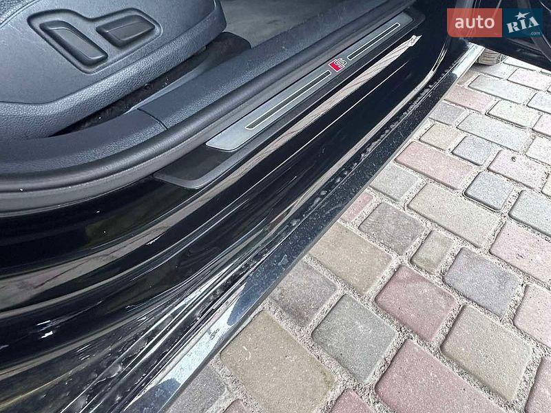 Седан Audi A4 2018 в Киеве