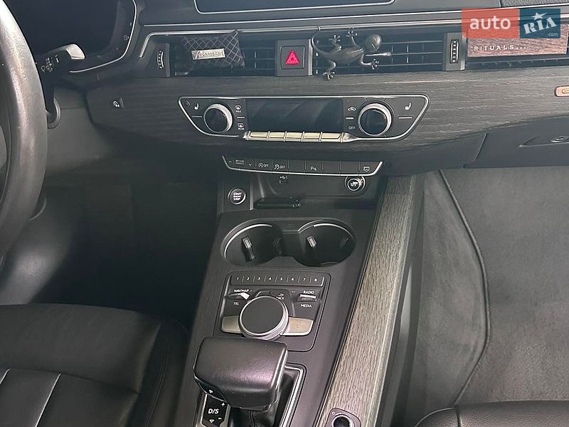 Седан Audi A4 2018 в Киеве