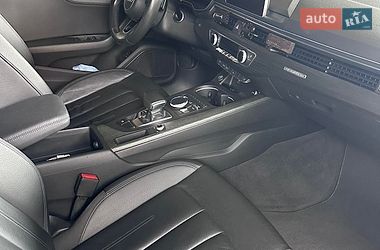 Седан Audi A4 2018 в Киеве