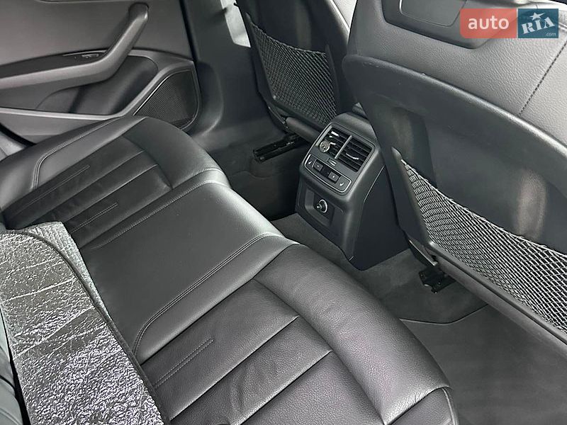 Седан Audi A4 2018 в Киеве