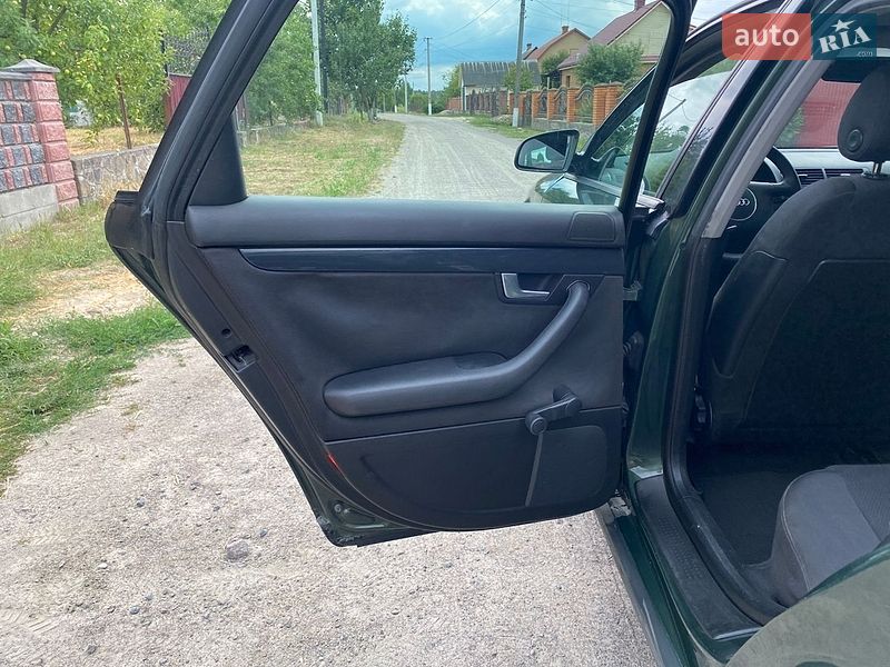 Универсал Audi A4 2001 в Рокитном