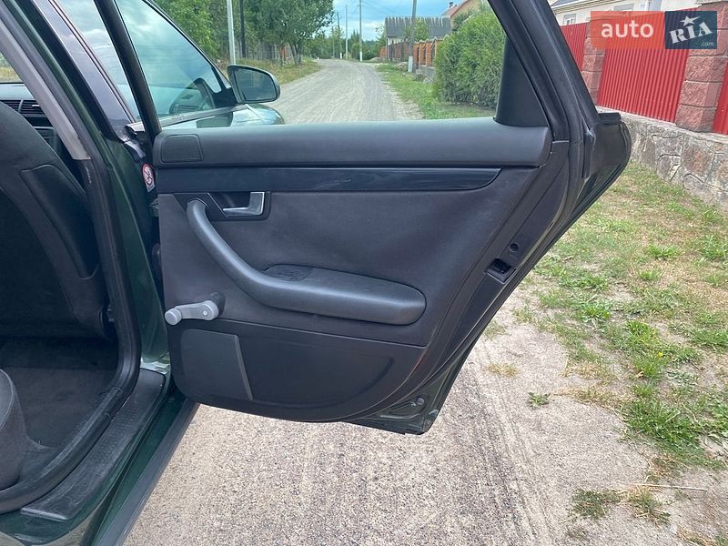 Универсал Audi A4 2001 в Рокитном