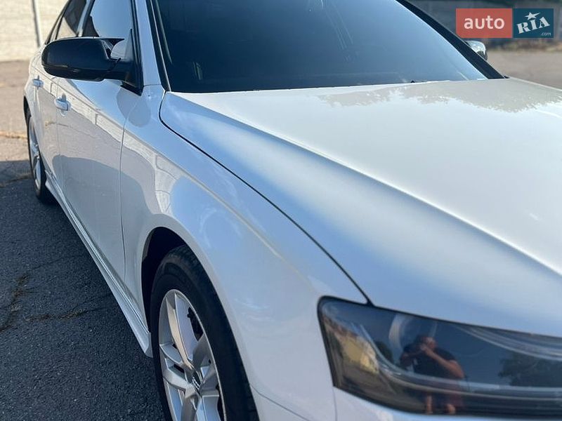 Седан Audi A4 2012 в Вінниці