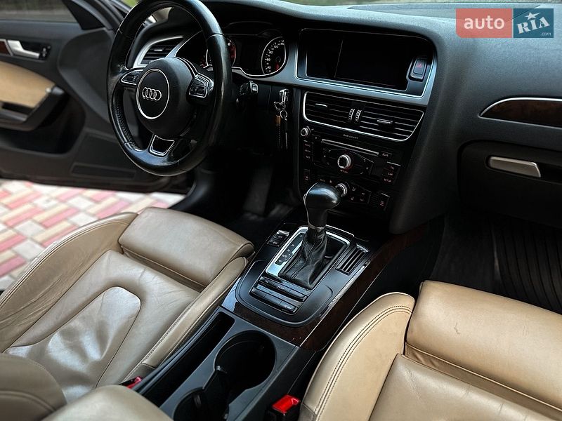 Седан Audi A4 2013 в Дніпрі