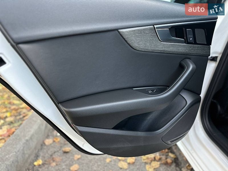 Седан Audi A4 2019 в Киеве