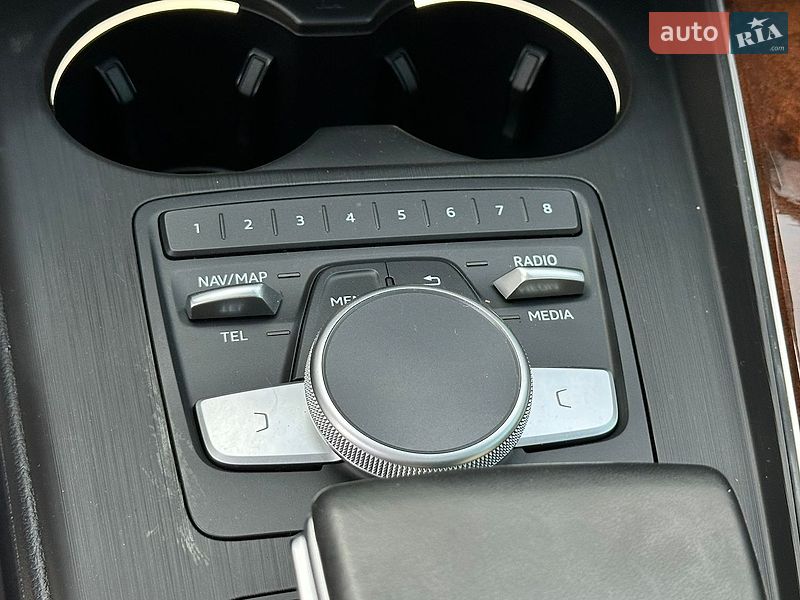 Седан Audi A4 2017 в Рівному