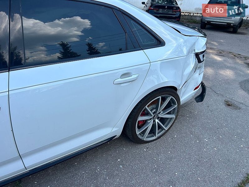 Седан Audi A4 2018 в Києві