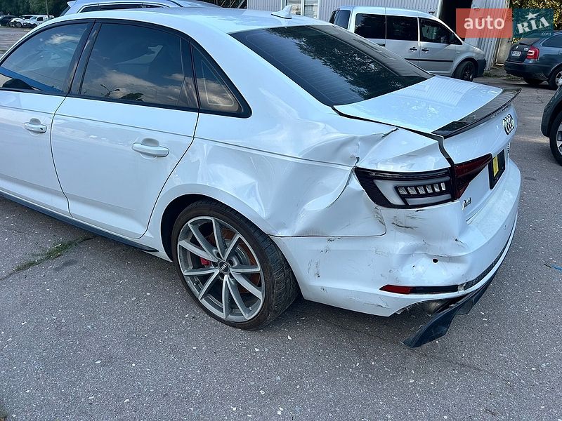 Седан Audi A4 2018 в Києві
