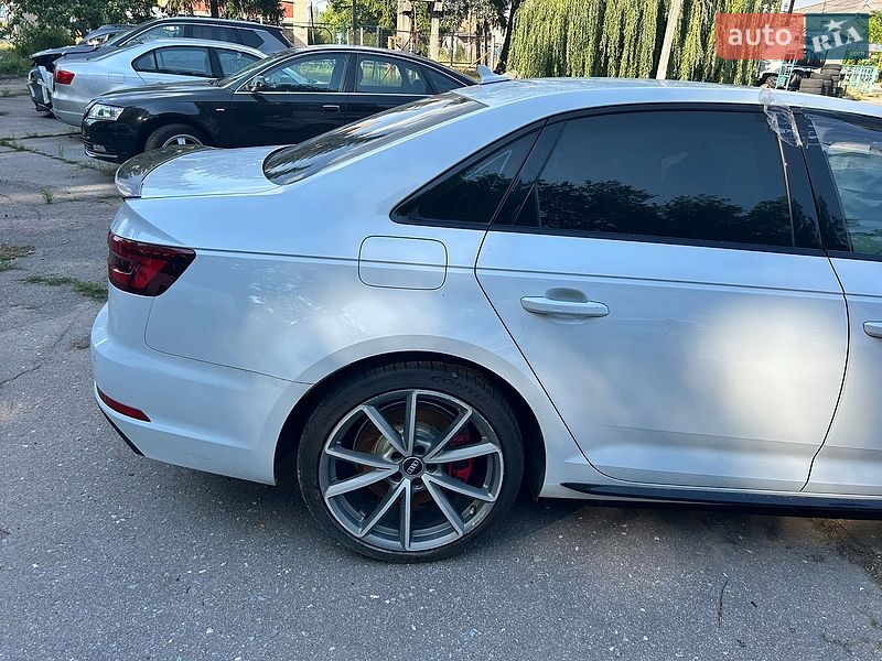Седан Audi A4 2018 в Києві