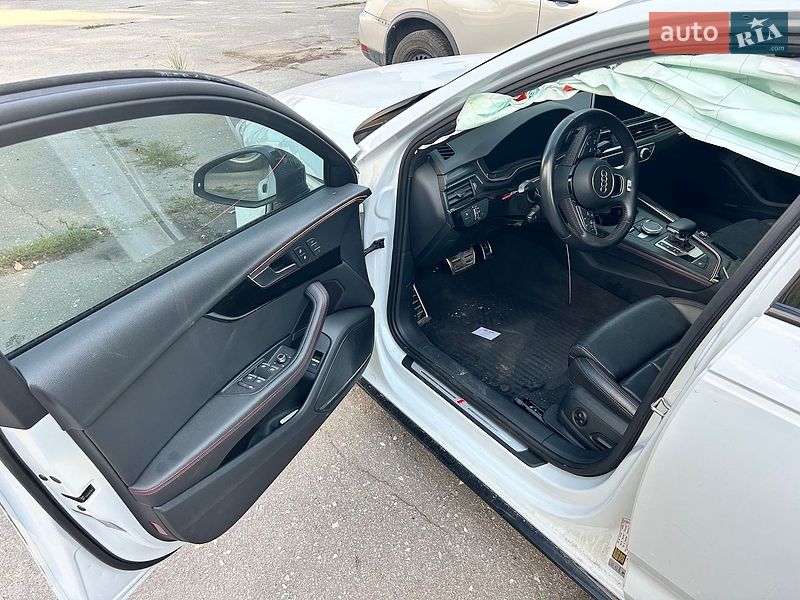 Седан Audi A4 2018 в Києві