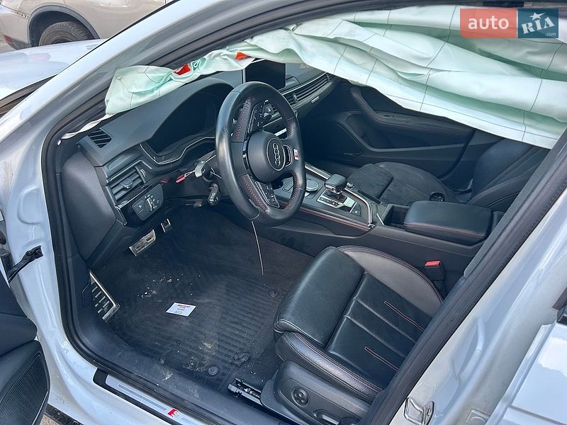 Седан Audi A4 2018 в Києві