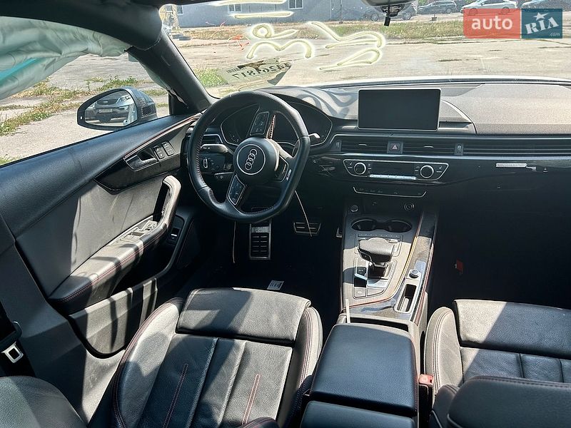 Седан Audi A4 2018 в Києві