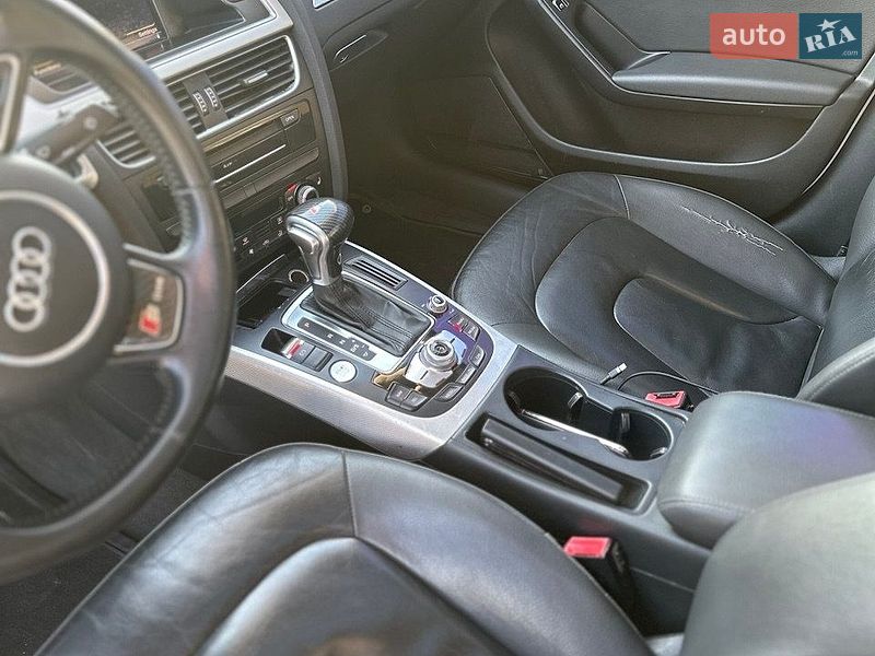 Седан Audi A4 2015 в Одесі
