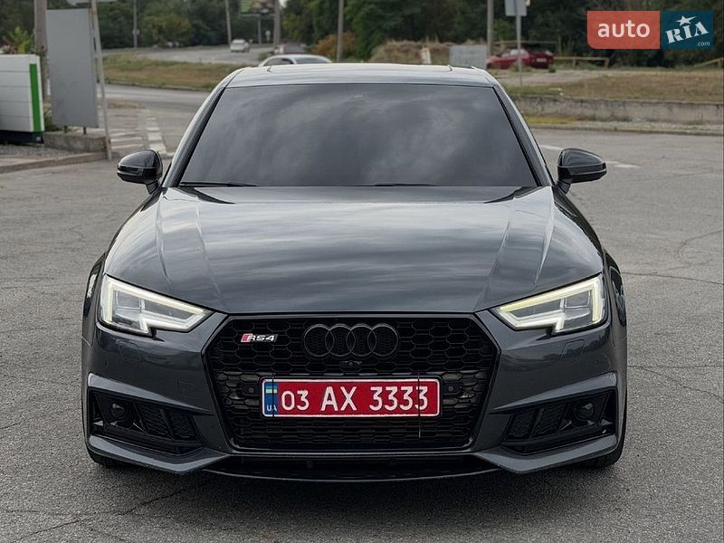 Седан Audi A4 2017 в Львові