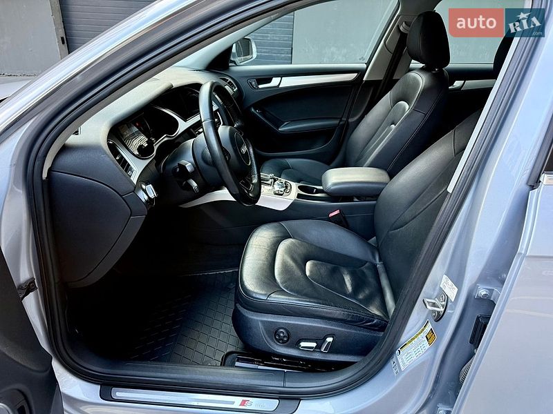 Седан Audi A4 2015 в Львове
