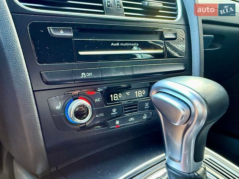 Седан Audi A4 2015 в Львове