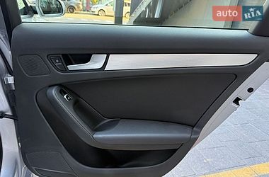 Седан Audi A4 2015 в Львове