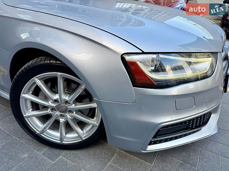 Седан Audi A4 2015 в Львове