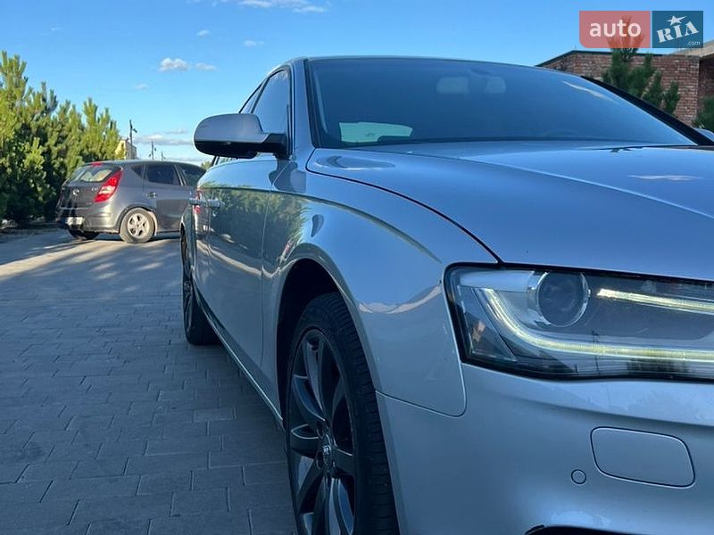 Седан Audi A4 2012 в Сумах