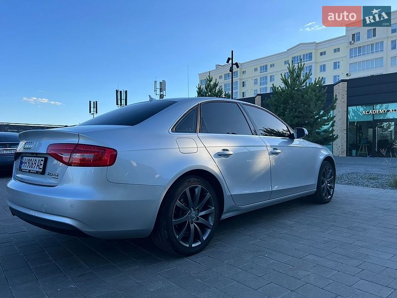 Седан Audi A4 2012 в Сумах