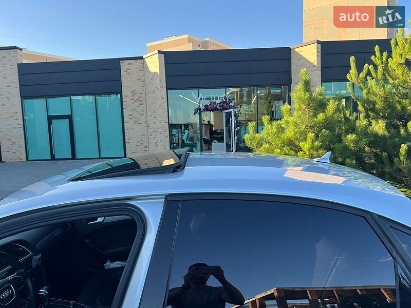 Седан Audi A4 2012 в Сумах