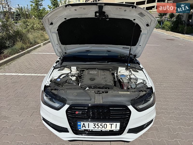 Седан Audi A4 2015 в Киеве