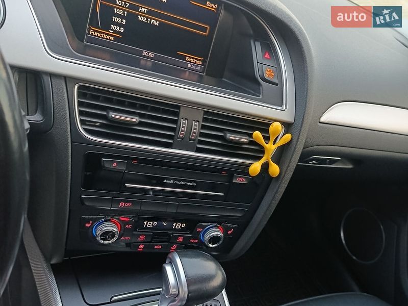 Седан Audi A4 2015 в Львове