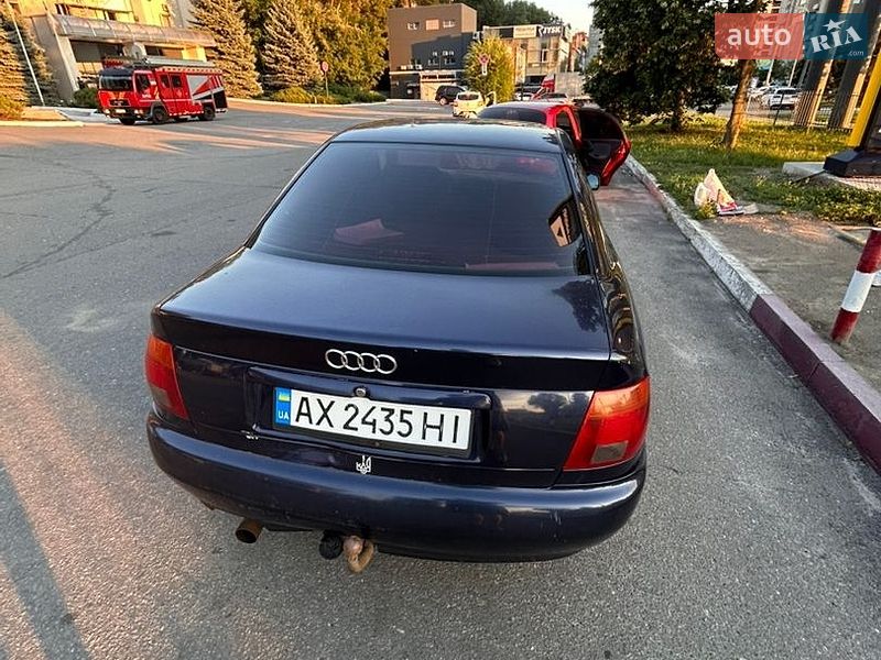 Седан Audi A4 1995 в Харкові
